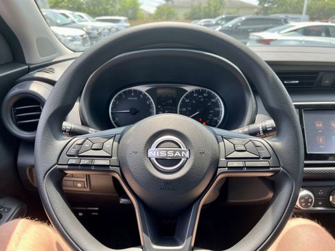 New 2024 Nissan Kicks S image 12