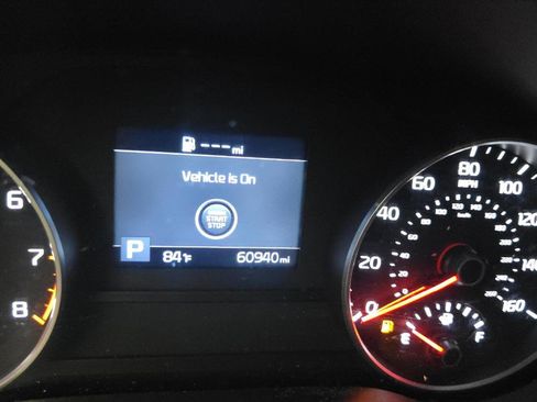 Used 2022 Kia Sportage LX w/ LX FWD Value Edition Package image 3