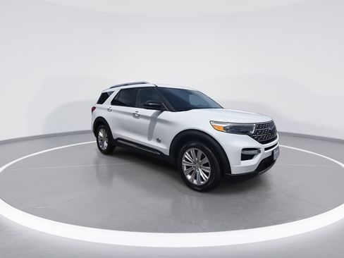Used 2021 Ford Explorer King Ranch w/ Premium Technology Package RWD image 2
