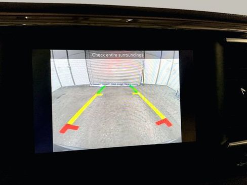 Used 2018 Chrysler Pacifica Touring-L FWD image 21