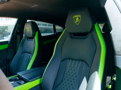 Used 2026 Lamborghini Urus S AWD/4WD image 16