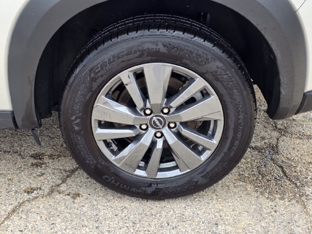 Used 2025 Nissan Pathfinder SV FWD image 13