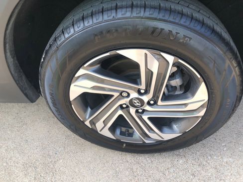 Used 2023 Hyundai Santa Fe SEL w/ Cargo Package image 9