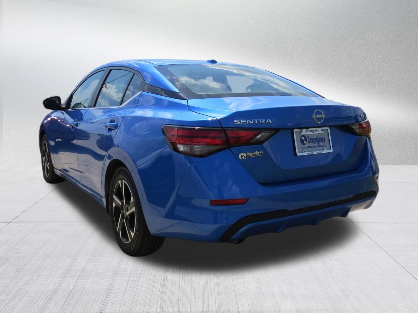 Used 2024 Nissan Sentra SV FWD image 5