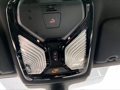 Used 2018 BMW 530i xDrive w/ Premium Package image 26