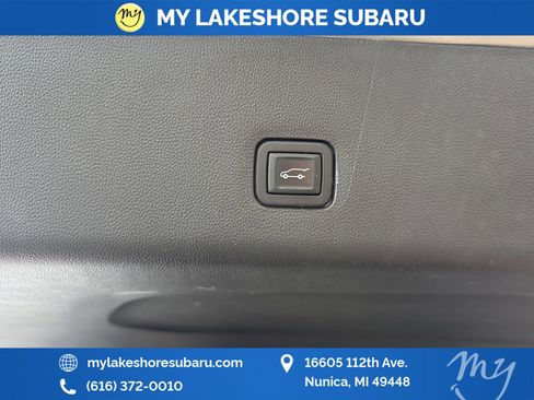 Used 2020 Chevrolet Traverse LT w/ Driver Confidence II Package image 30