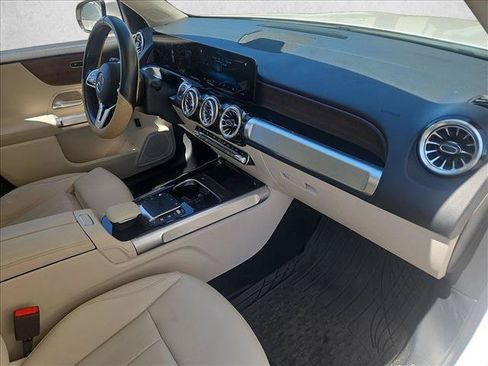 Used 2022 Mercedes-Benz GLB 250 4MATIC image 22