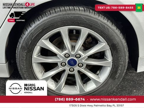 Used 2017 Ford Fusion SE w/ Fusion SE Technology Package image 14