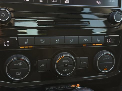 Used 2022 Volkswagen Passat 2.0T SE image 13