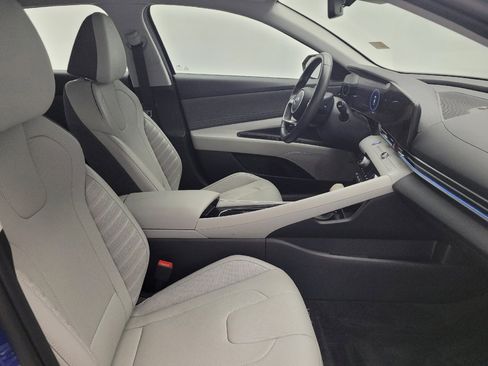 Used 2023 Hyundai Elantra Limited w/ Winter Weather Package FWD image 21