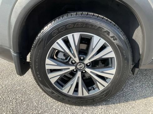 Used 2021 Nissan Rogue SV FWD image 24