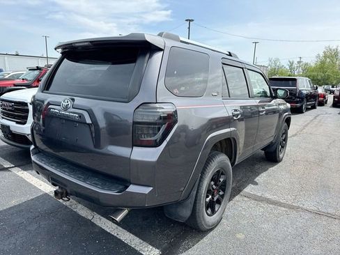 Used 2020 Toyota 4Runner SR5 AWD/4WD image 3