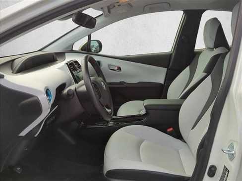 Used 2019 Toyota Prius XLE image 13