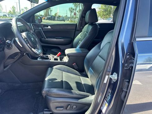 Used 2022 Kia Sportage Nightfall Edition FWD image 11