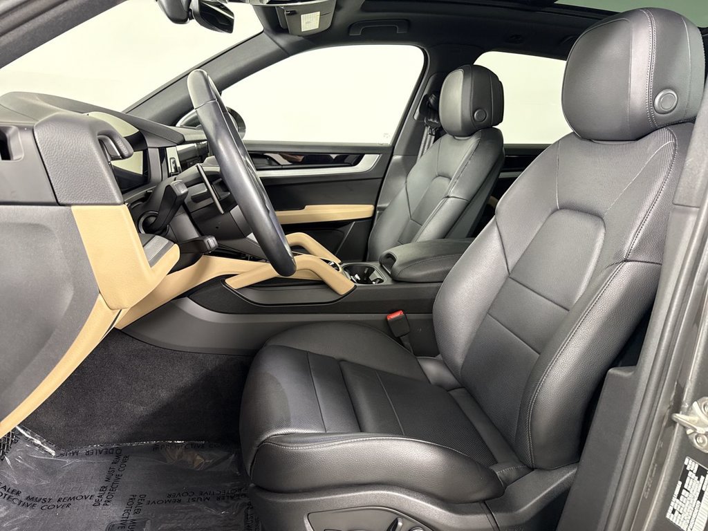 Certified 2024 Porsche Cayenne AWD/4WD image 5