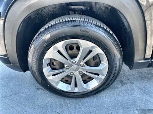 Certified 2024 Chevrolet Trax LS w/ Driver Confidence Package image 19