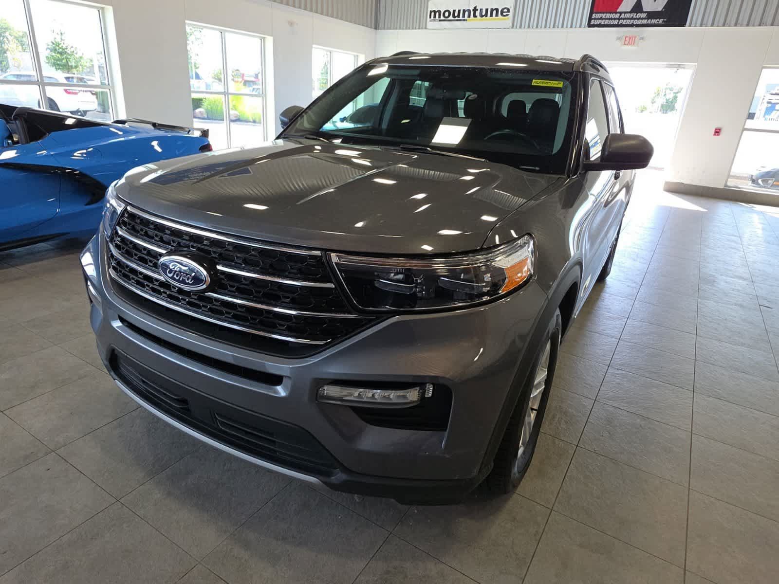 Used 2023 Ford Explorer XLT w/ Equipment Group 202A AWD/4WD image 1