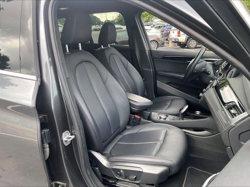Used 2022 BMW X1 xDrive28i w/ Convenience Package AWD/4WD image 9