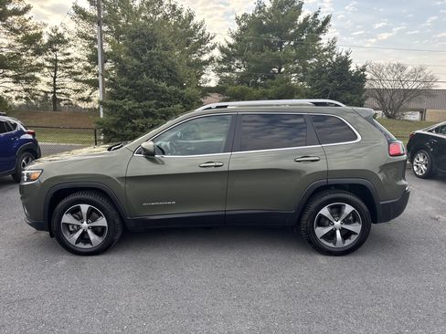 Used 2019 Jeep Cherokee Limited image 5