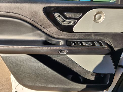 Used 2021 Lincoln Aviator Reserve w/ Equipment Group 210A image 28