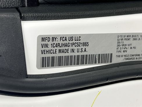 Used 2023 Jeep Grand Cherokee Altitude image 31