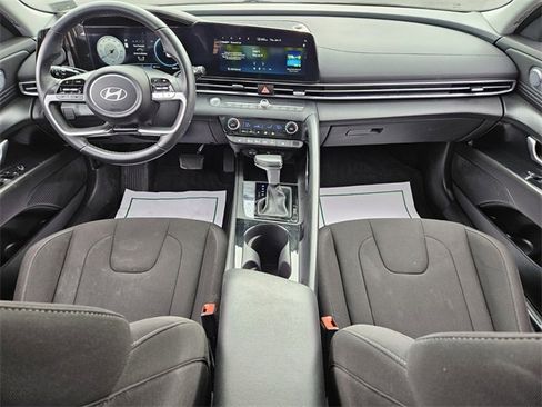 Used 2024 Hyundai Elantra SEL w/ Convenience Package image 12