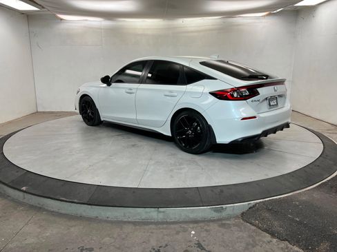 Used 2024 Honda Civic Sport image 3