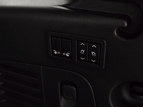 Used 2020 Chevrolet Suburban Premier image 27