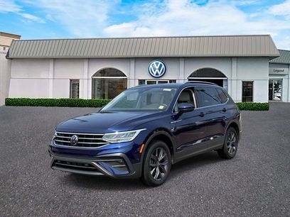 Used 2023 Volkswagen Tiguan SE w/ Panoramic Sunroof Package
