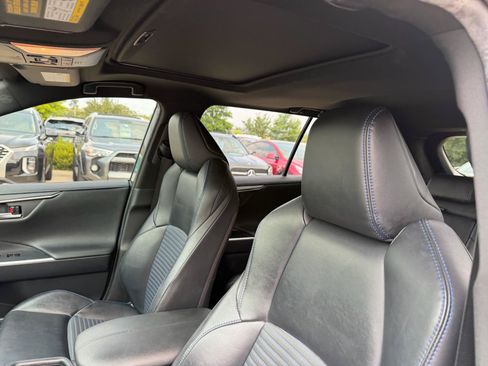 Used 2019 Toyota RAV4 XSE w/ XSE Weather Package AWD/4WD image 14