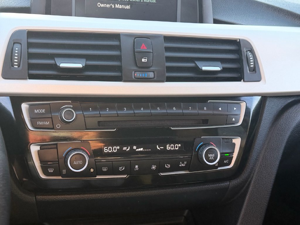 Used 2018 BMW 320i Sedan RWD image 19