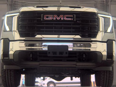 Used 2025 GMC Sierra 2500 Pro w/ 1SA Pro Safety Plus Package AWD/4WD image 3