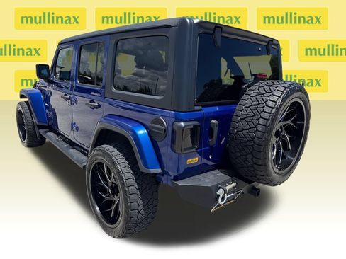Used 2019 Jeep Wrangler Unlimited Sahara AWD/4WD image 8