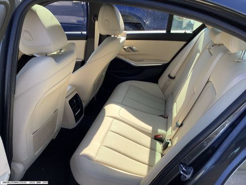 Used 2022 BMW 330i Sedan w/ Convenience Package RWD image 9