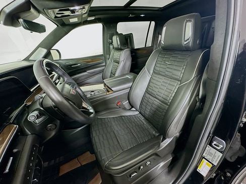 Certified 2023 Cadillac Escalade ESV Premium Luxury Platinum AWD/4WD image 23