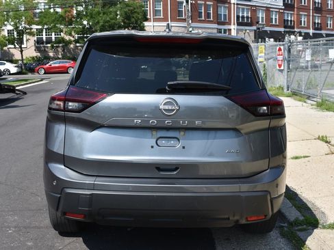 Used 2025 Nissan Rogue SV AWD/4WD image 6