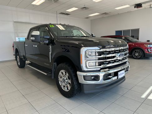 Used 2023 Ford F350 Lariat w/ Chrome Package AWD/4WD image 4
