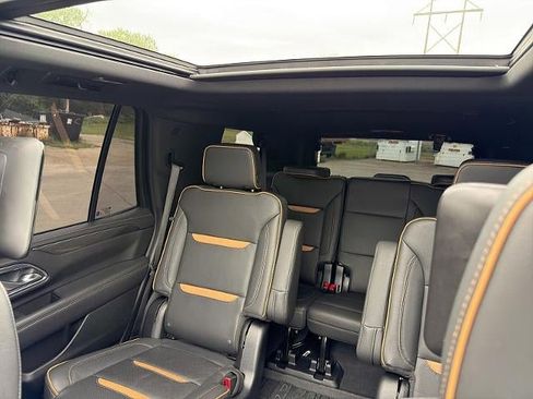 Used 2024 GMC Yukon AT4 w/ AT4 Premium Package AWD/4WD image 40