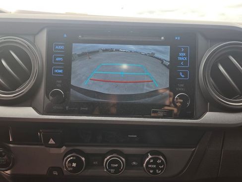 Used 2017 Toyota Tacoma TRD Sport w/ Tow Package RWD image 13