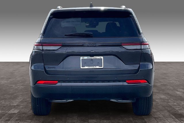 New 2026 Jeep Grand Cherokee 4WD image 4
