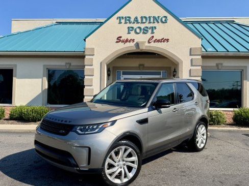 Used 2017 Land Rover Discovery First Edition AWD/4WD image 29