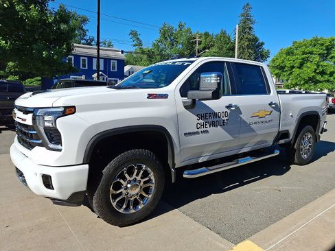 New 2026 Chevrolet Silverado 2500 LT w/ Z71 Chrome Sport Edition AWD/4WD image 3