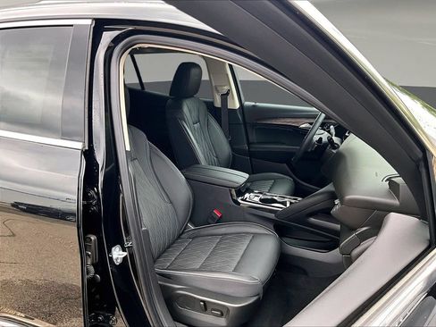Used 2023 Buick Envision Avenir FWD image 32