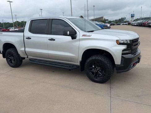 Used 2020 Chevrolet Silverado 1500 LT Trail Boss AWD/4WD image 9