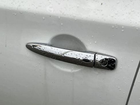 Used 2019 Nissan Sentra SV image 18