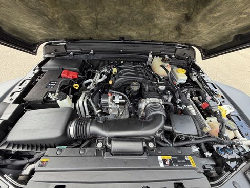 Used 2022 Jeep Wrangler Unlimited Rubicon AWD/4WD image 23