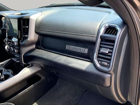Used 2024 RAM 1500 Laramie AWD/4WD image 19