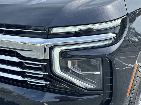 Used 2025 Chevrolet Suburban Premier RWD image 47