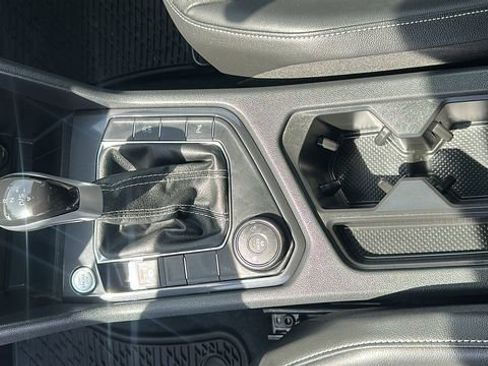 Used 2024 Volkswagen Tiguan SE R-Line AWD/4WD image 13