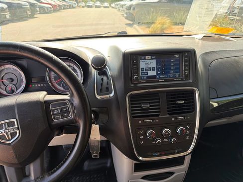 Used 2012 Dodge Grand Caravan SE FWD image 25